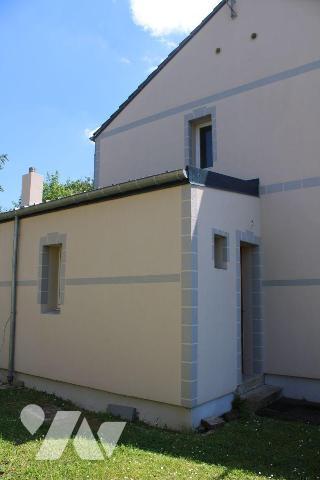 Maison à découvrir à CRECY SUR SERRE, avec garage, atelier et jardin. Avec une surface habitabl...