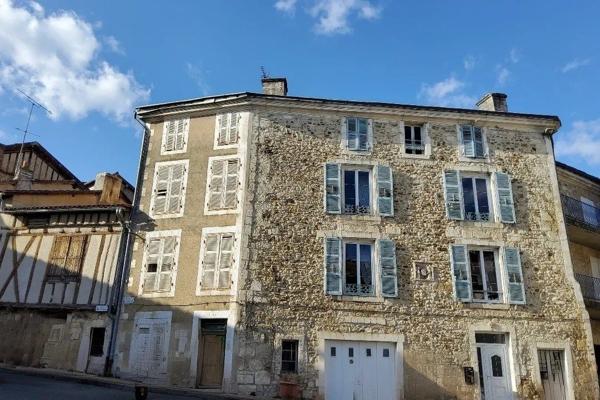 Vente maison de ville 287 m² 12 Pièces Nontron