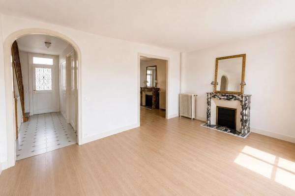 À vendre, maison de charme à 25 minutes de Paris, 6 pièces LE MEE SUR SEINE VILLAGE (77)