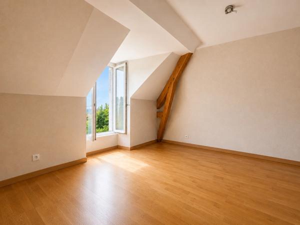 À vendre, maison de charme à 25 minutes de Paris, 6 pièces LE MEE SUR SEINE VILLAGE (77)