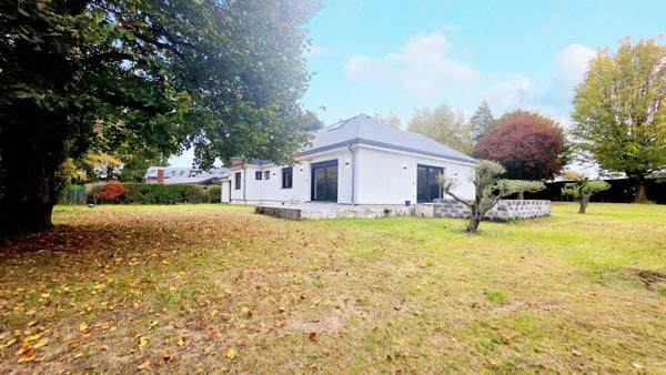 Magnifique Villa - 4 chambres - 3 SDD - Jardin 1900 m2 - Garage