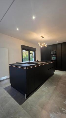 Magnifique Villa - 4 chambres - 3 SDD - Jardin 1900 m2 - Garage