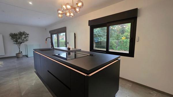 Magnifique Villa - 4 chambres - 3 SDD - Jardin 1900 m2 - Garage