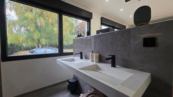 Magnifique Villa - 4 chambres - 3 SDD - Jardin 1900 m2 - Garage