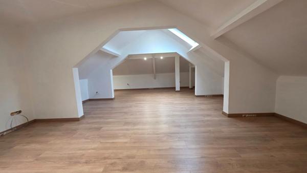 Magnifique Villa - 4 chambres - 3 SDD - Jardin 1900 m2 - Garage