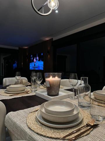 Magnifique Villa - 4 chambres - 3 SDD - Jardin 1900 m2 - Garage