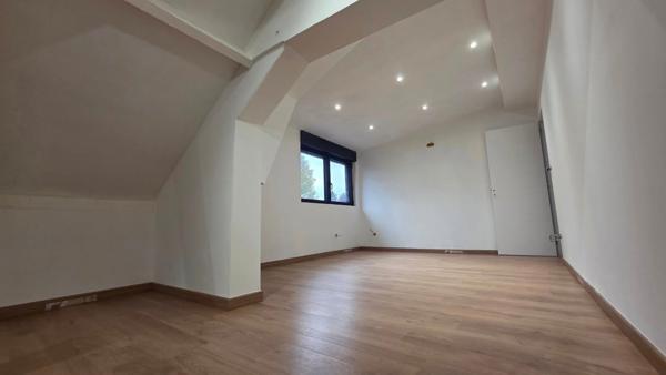 Magnifique Villa - 4 chambres - 3 SDD - Jardin 1900 m2 - Garage