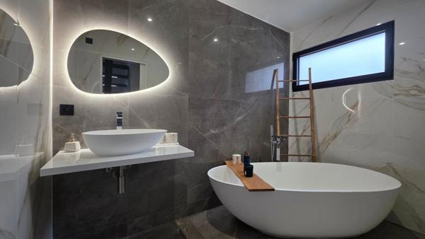 Magnifique Villa - 4 chambres - 3 SDD - Jardin 1900 m2 - Garage