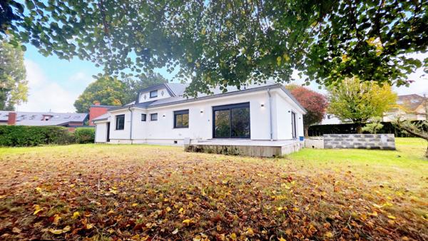 Magnifique Villa - 4 chambres - 3 SDD - Jardin 1900 m2 - Garage