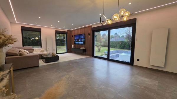 Magnifique Villa - 4 chambres - 3 SDD - Jardin 1900 m2 - Garage