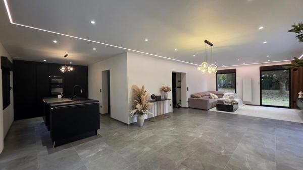 Magnifique Villa - 4 chambres - 3 SDD - Jardin 1900 m2 - Garage