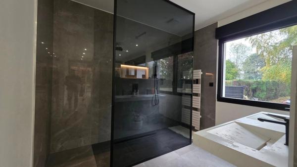 Magnifique Villa - 4 chambres - 3 SDD - Jardin 1900 m2 - Garage