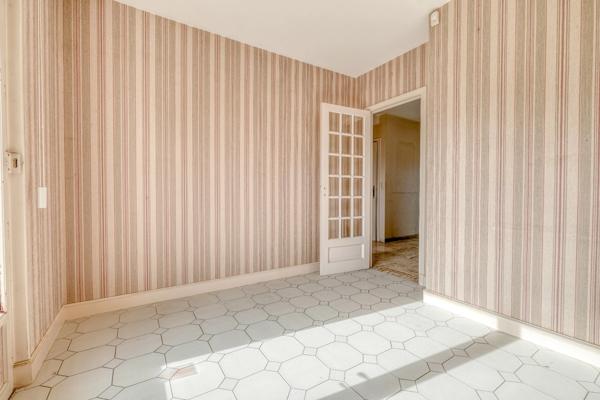 Christophe Michaudelle – EXLUSIVITE - CAPIFRANCE vous propose proche de Meaux, à Nanteuil lès Meaux : Secteur AU CALME, maison indépendante bien entretenue - 7 pièces - 148 m² -  5 chambres (6è possib