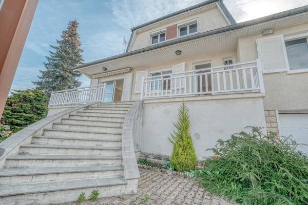 Christophe Michaudelle – EXLUSIVITE - CAPIFRANCE vous propose proche de Meaux, à Nanteuil lès Meaux : Secteur AU CALME, maison indépendante bien entretenue - 7 pièces - 148 m² -  5 chambres (6è possib