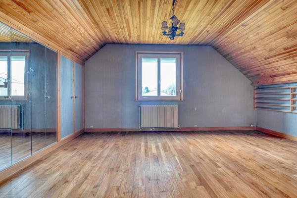 Christophe Michaudelle – EXLUSIVITE - CAPIFRANCE vous propose proche de Meaux, à Nanteuil lès Meaux : Secteur AU CALME, maison indépendante bien entretenue - 7 pièces - 148 m² -  5 chambres (6è possib