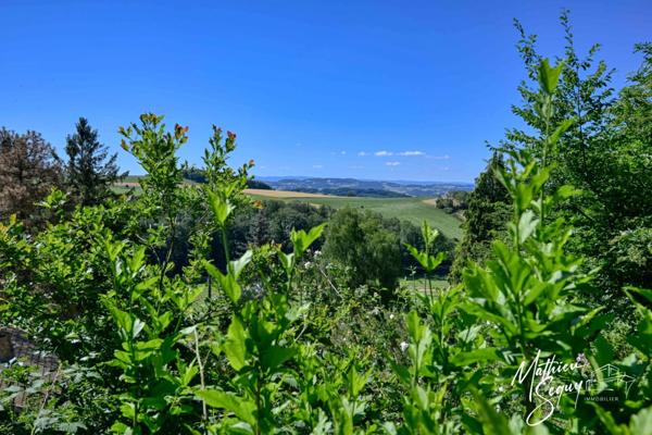 Terrain à bâtir de 2815 m² à AVEIZE (69)