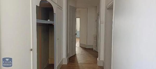 Appartement à louer 5 pièces 164.02m² Orléans (45000)