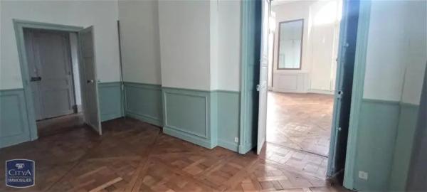 Appartement à louer 5 pièces 164.02m² Orléans (45000)