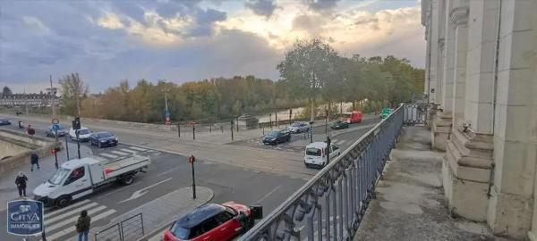 Appartement à louer 5 pièces 164.02m² Orléans (45000)