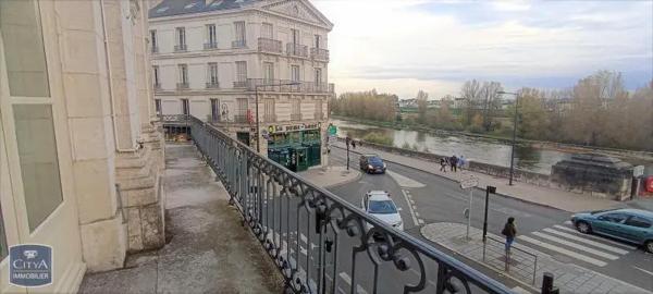 Appartement à louer 5 pièces 164.02m² Orléans (45000)