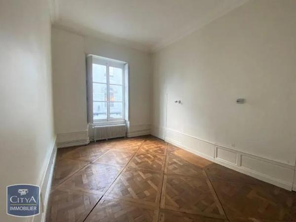 Appartement à louer 5 pièces 164.02m² Orléans (45000)