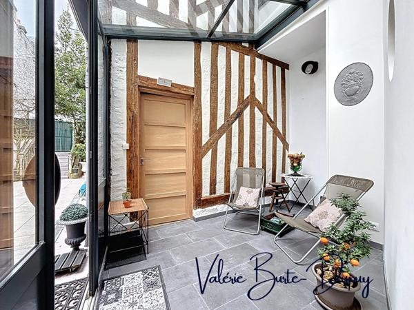 Orléans St Vincent à 15min de la place du Martroi à pied Maison de ville à vendre 5 Chambres avec terrasse arborée et stationnements possible