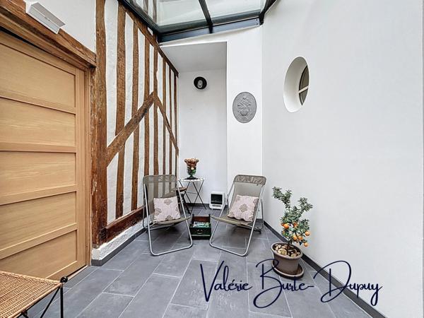 Orléans St Vincent à 15min de la place du Martroi à pied Maison de ville à vendre 5 Chambres avec terrasse arborée et stationnements possible