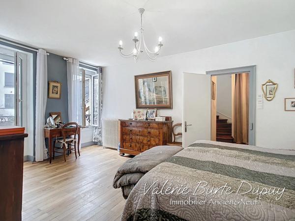 Orléans St Vincent à 15min de la place du Martroi à pied Maison de ville à vendre 5 Chambres avec terrasse arborée et stationnements possible