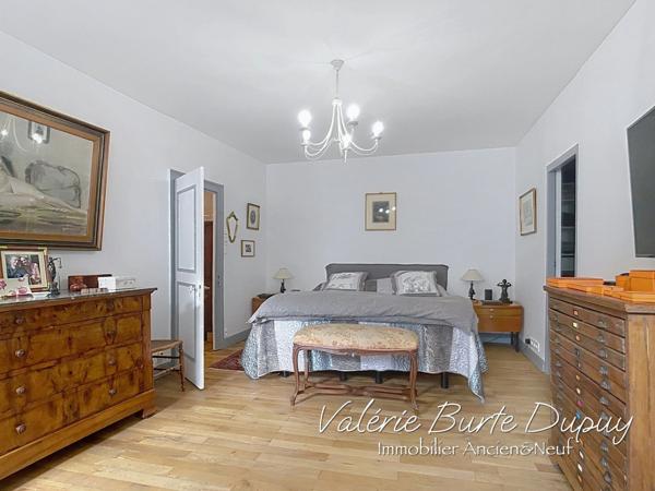 Orléans St Vincent à 15min de la place du Martroi à pied Maison de ville à vendre 5 Chambres avec terrasse arborée et stationnements possible