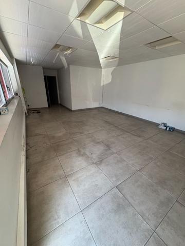 Local commercial Chatillon Le Duc 300 m2
