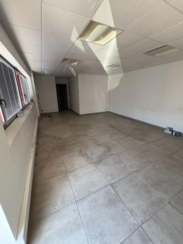 Local commercial Chatillon Le Duc 300 m2