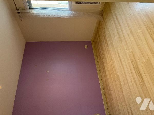 Maison de 118,5 m² orientée Sud avec terrasses, grand jardin de 1697 m² et vue sur les Pyrénées.