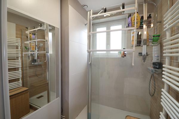 Coup de coeur à Nevers, Quartier Victor Hugo, 4 chambres, rénovée, jardin cosy, climatisation, 2h30 PARIS, commerces à pied