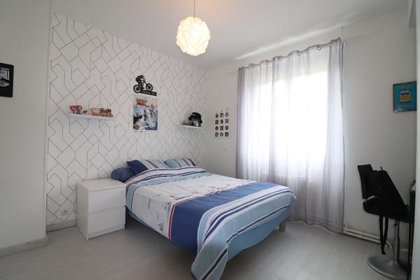 Coup de coeur à Nevers, Quartier Victor Hugo, 4 chambres, rénovée, jardin cosy, climatisation, 2h30 PARIS, commerces à pied