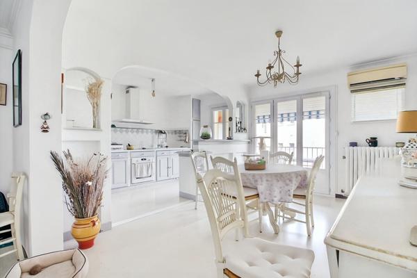 T3 Port de Carqueiranne, parking, cave et poss garage en supplément !