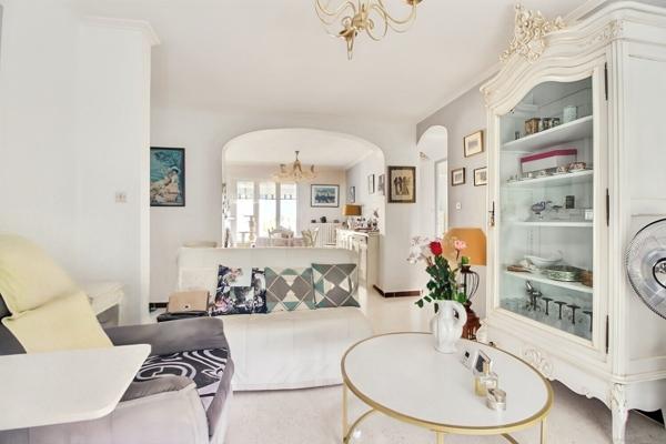 T3 Port de Carqueiranne, parking, cave et poss garage en supplément !