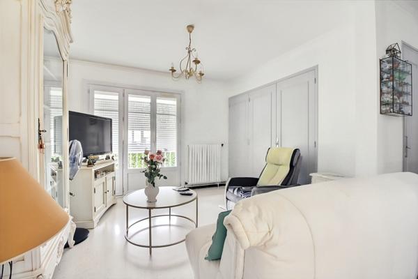 T3 Port de Carqueiranne, parking, cave et poss garage en supplément !