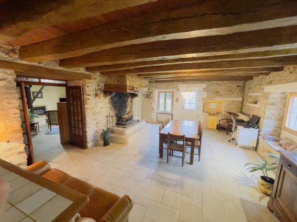 Aslonnes (86340) MAISON DE CHARME