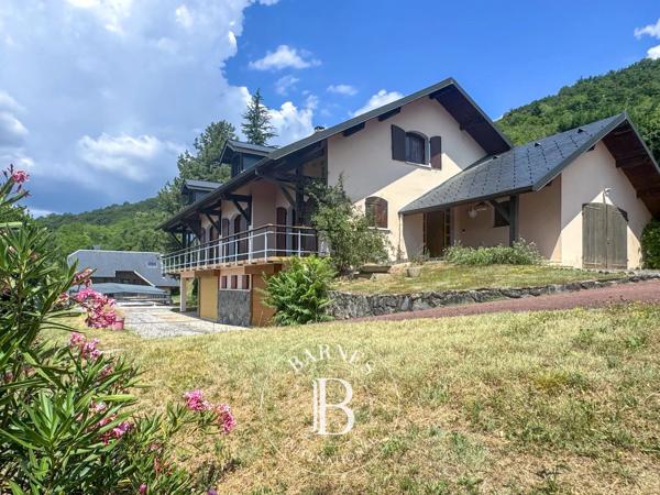 Chambéry, Propriété 4 Chambres -  332 m² à vendre