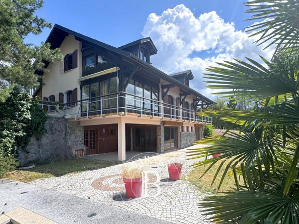 Chambéry, Propriété 4 Chambres -  332 m² à vendre