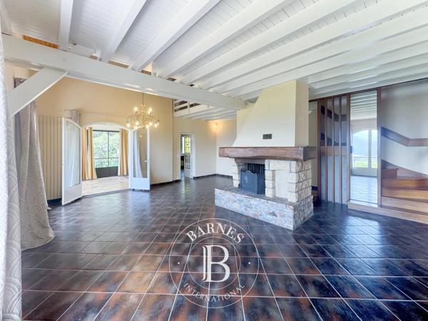 Chambéry, Propriété 4 Chambres -  332 m² à vendre