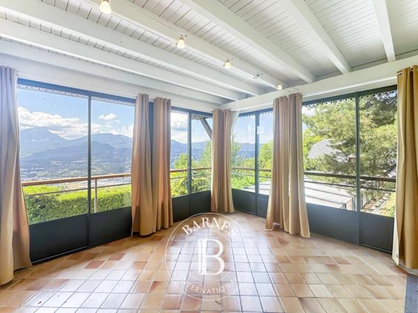 Chambéry, Propriété 4 Chambres -  332 m² à vendre