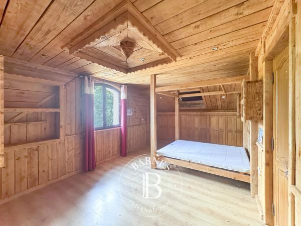 Chambéry, Propriété 4 Chambres -  332 m² à vendre