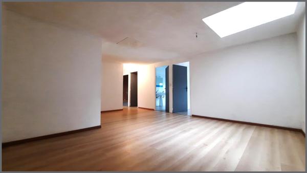 Maison à MONCOUTANT SUR SEVRE, 79320 - 11 pièces 213m²
