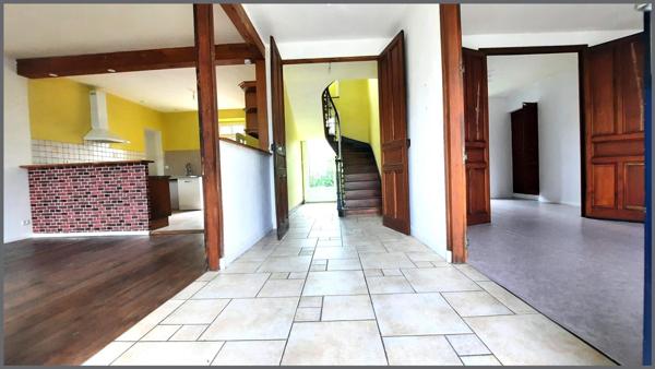 Maison à MONCOUTANT SUR SEVRE, 79320 - 11 pièces 213m²