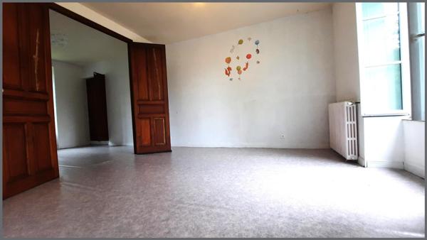 Maison à MONCOUTANT SUR SEVRE, 79320 - 11 pièces 213m²