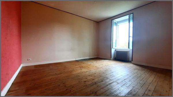 Maison à MONCOUTANT SUR SEVRE, 79320 - 11 pièces 213m²