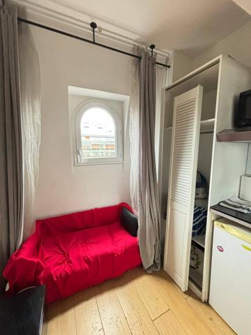 Paris 16e – Charmante studette Porte Dauphine – 9m2