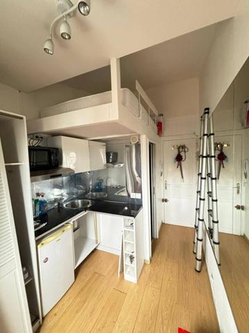 Paris 16e – Charmante studette Porte Dauphine – 9m2