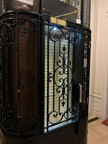 Paris 16e – Charmante studette Porte Dauphine – 9m2
